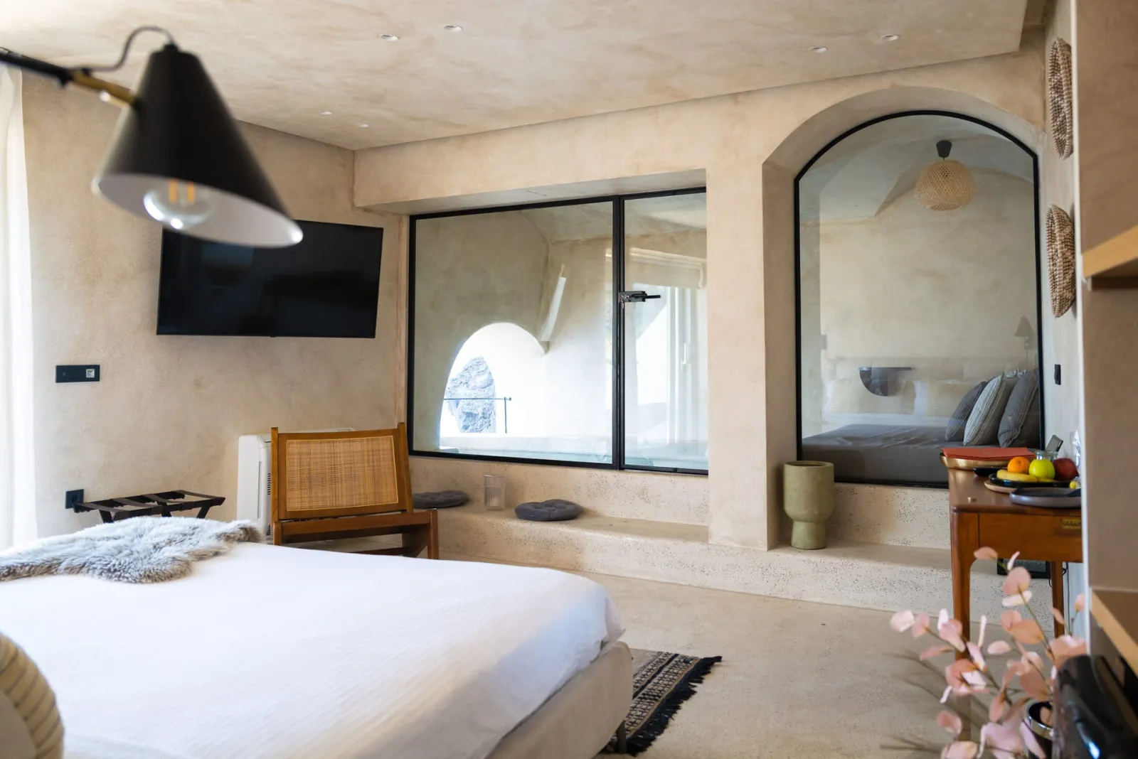 Infinity Suite with Tunnel Hot Tub