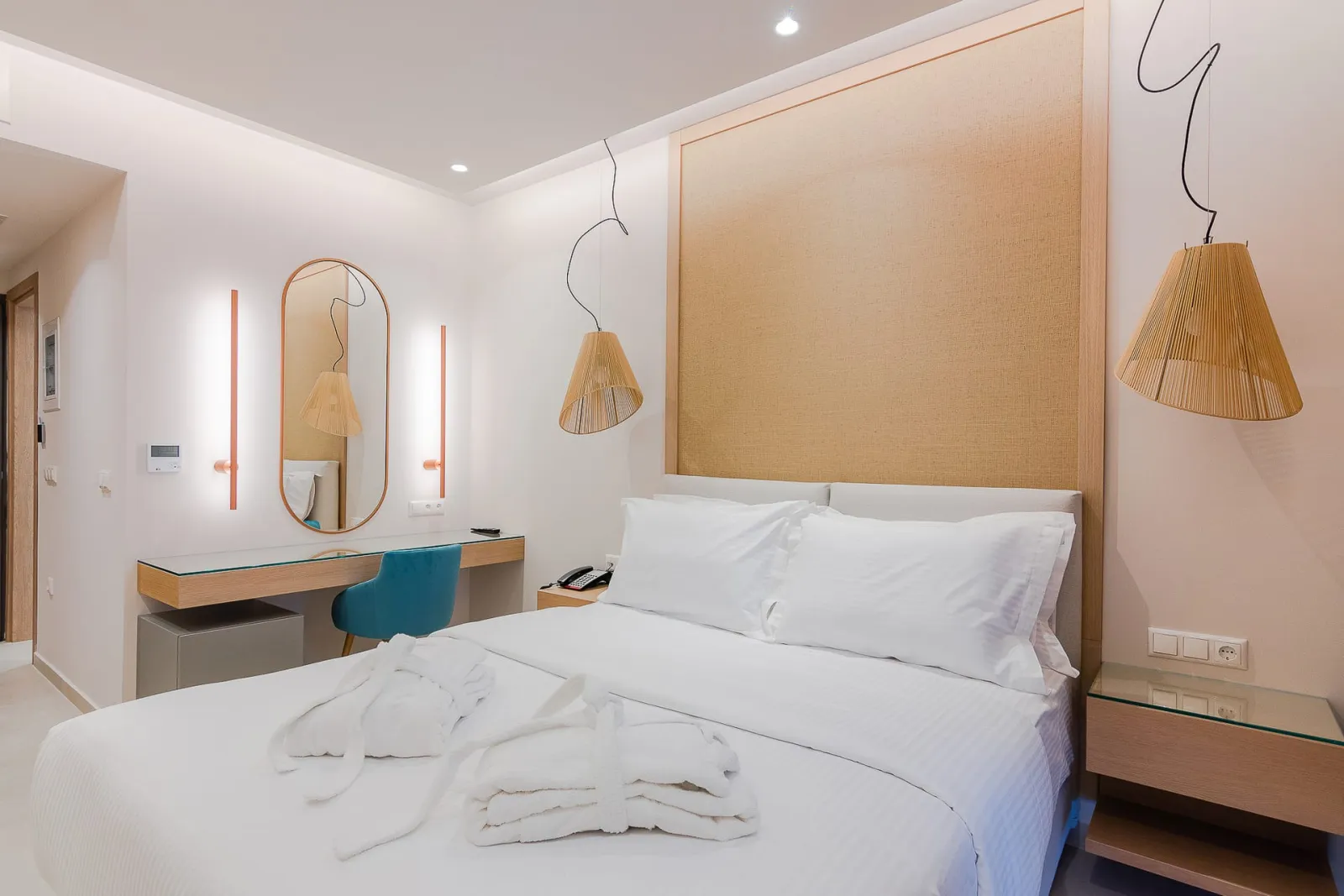 Deluxe Double with Courtyard View