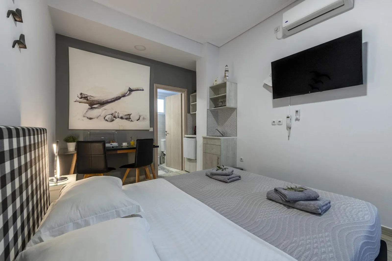 Deluxe Double Room with Jetted Shower
