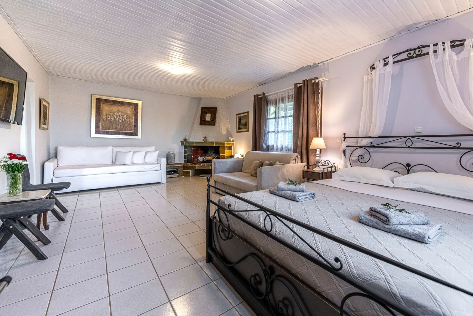 Villla with Jetted Shower & Private Garden