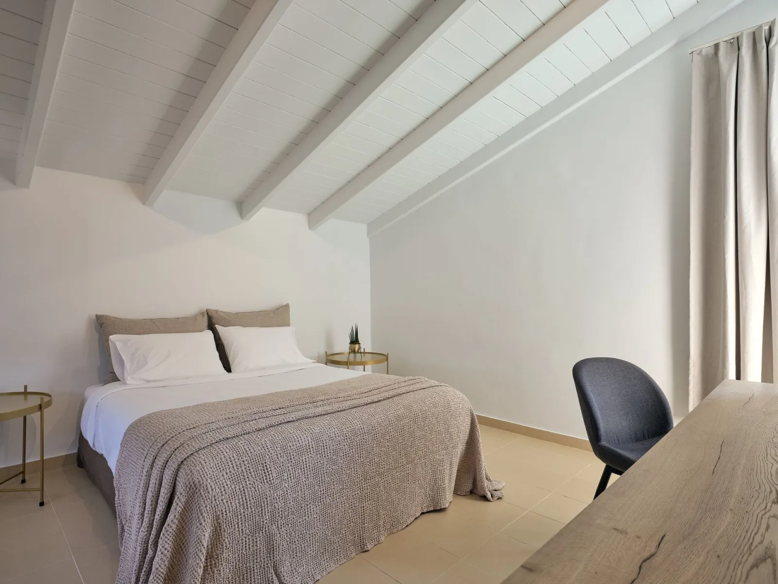 Loft Suite Pool View(Top Floor)