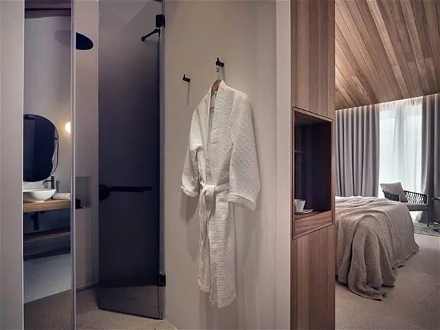 Upper Floor Suite