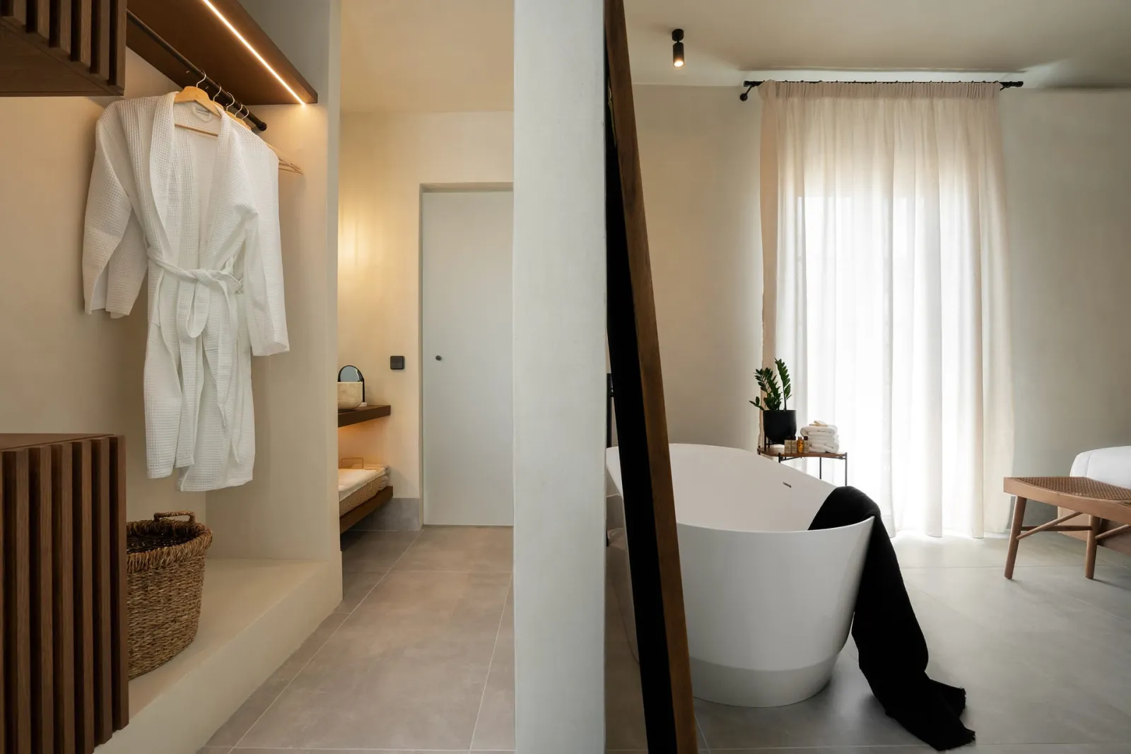 Superior King Suite