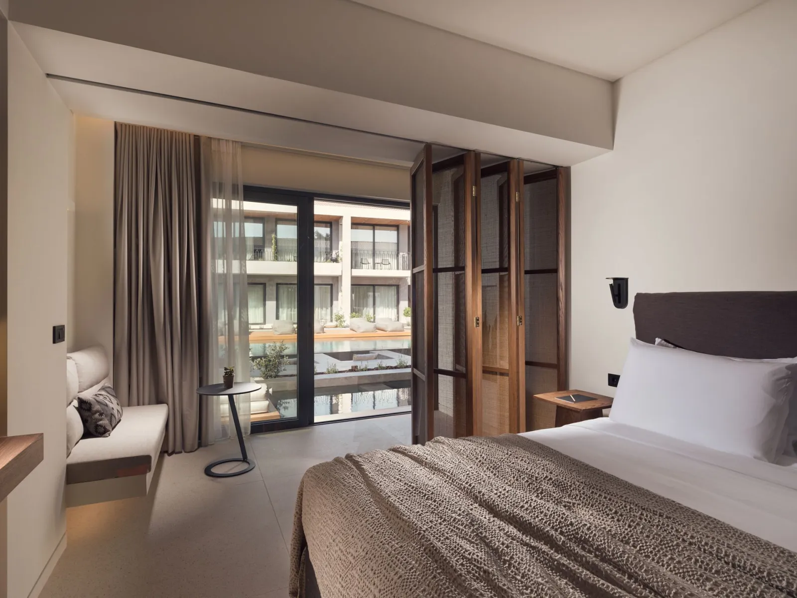 Shared Pool Superior Suite