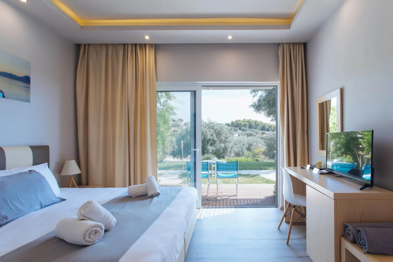 Luxury Double Room with Shared Pool