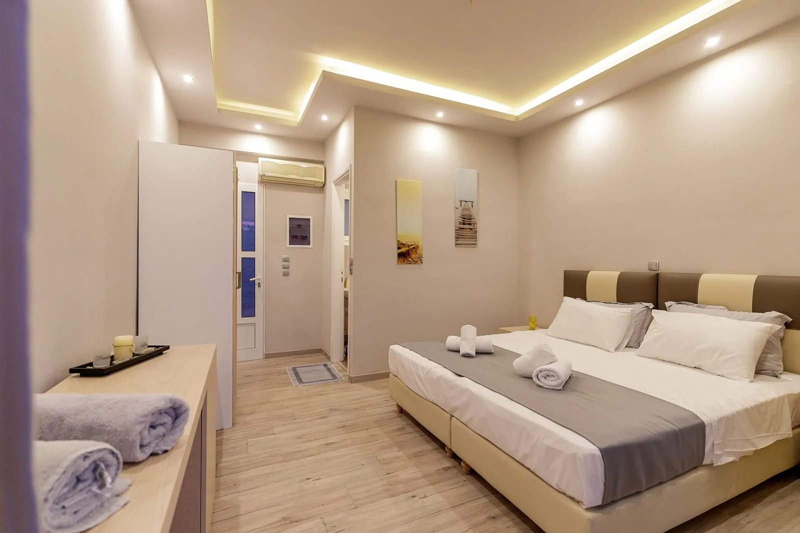 Luxury Triple Room with Shared Pool