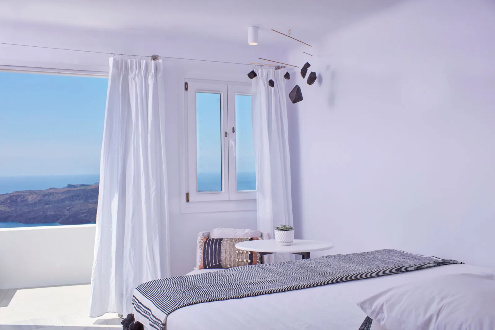 Caldera Room