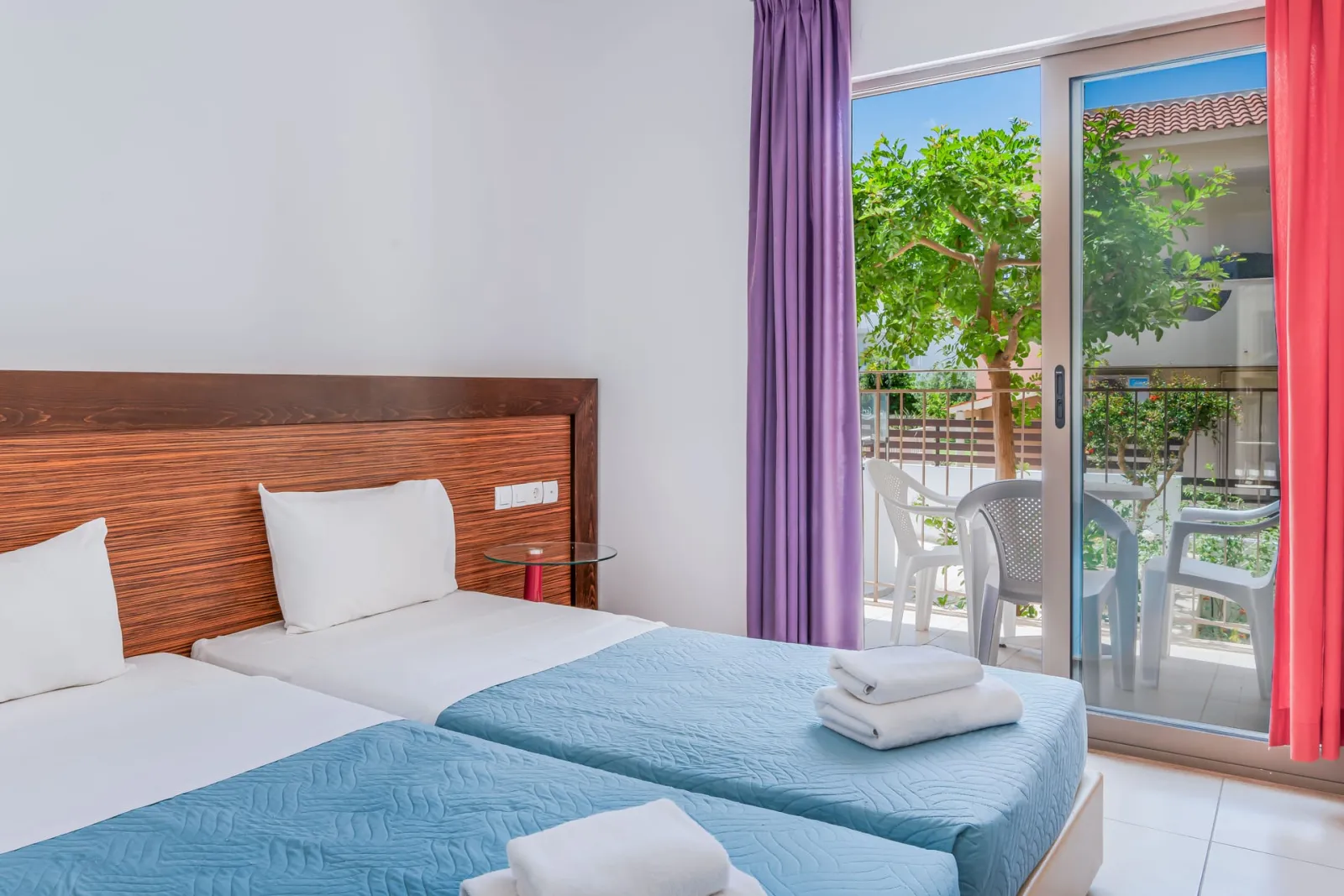 Family Room | Garden or Pool View [25 m²]