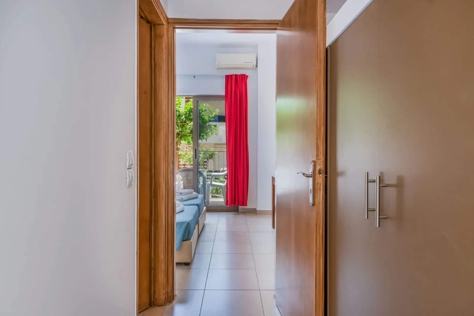 Family Room | Garden or Pool View [25 m²]