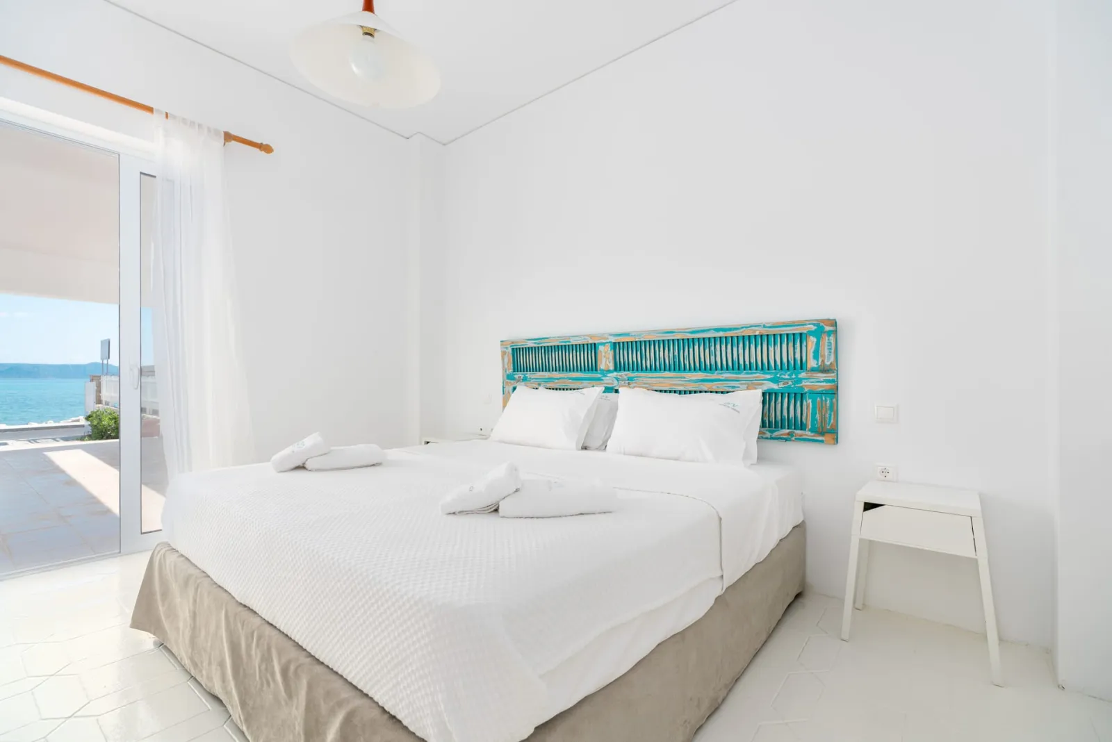 Nina - Standard Beachfront Apartment