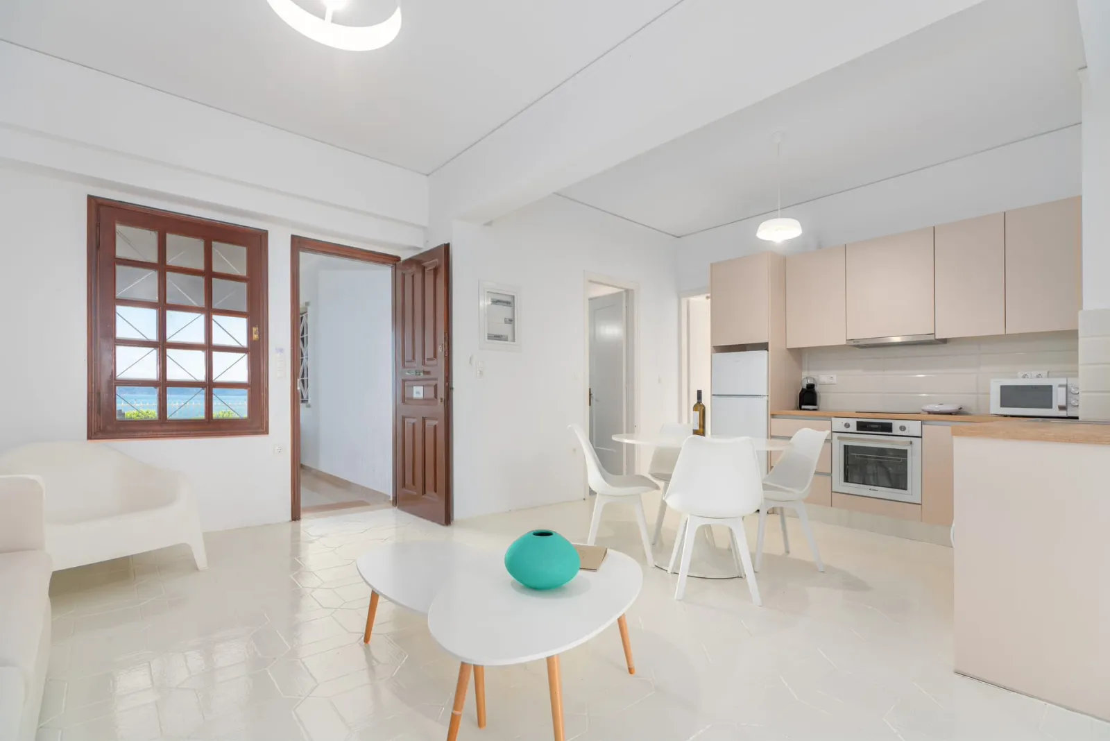 Nina - Standard Beachfront Apartment