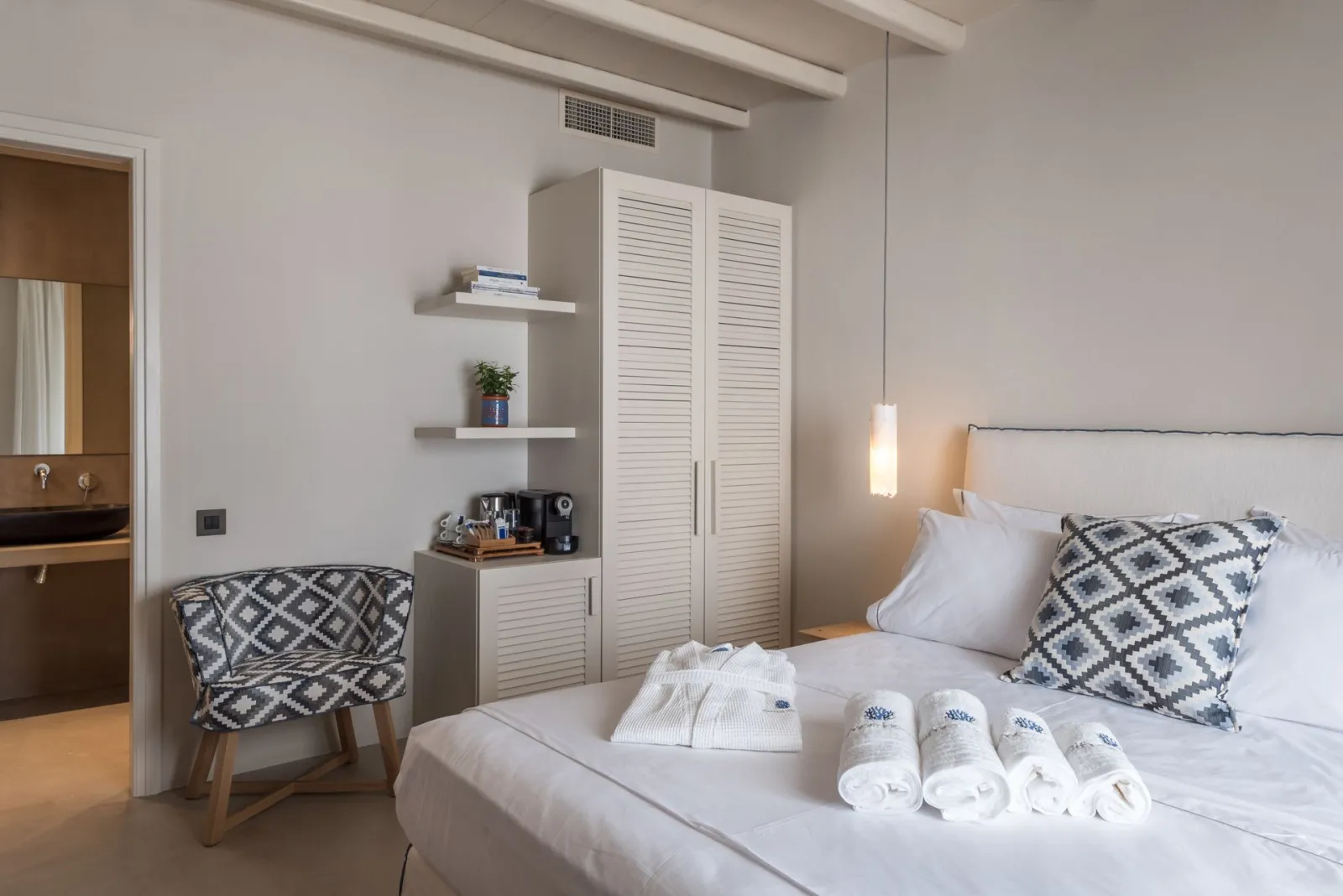 Double Room with City View 20m² (Favia | Porites)