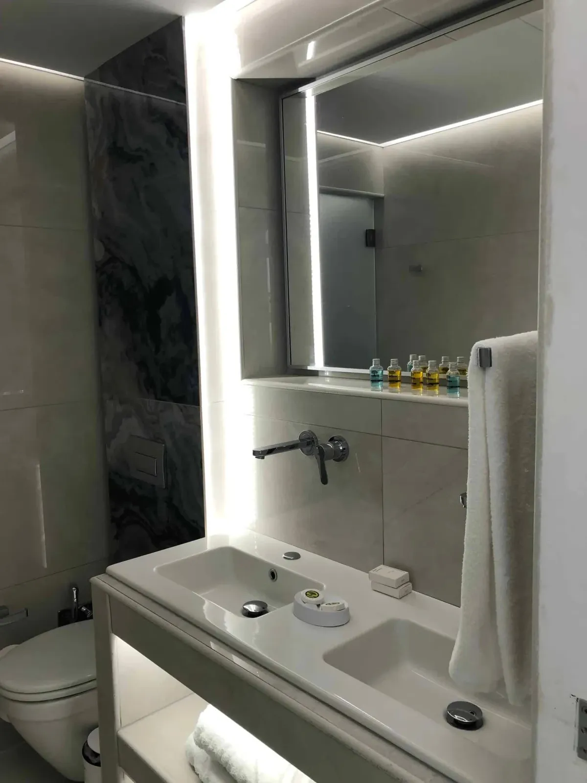 Exclusive Triple Room Sea & Pool View with Outdoor Jacuzzi - Upper Level