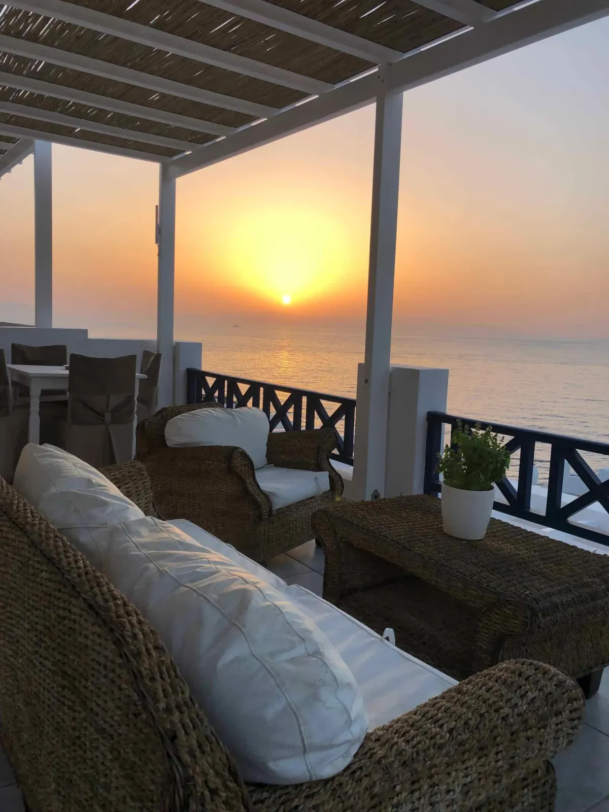 Exclusive Triple Room Sea & Pool View with Outdoor Jacuzzi - Upper Level