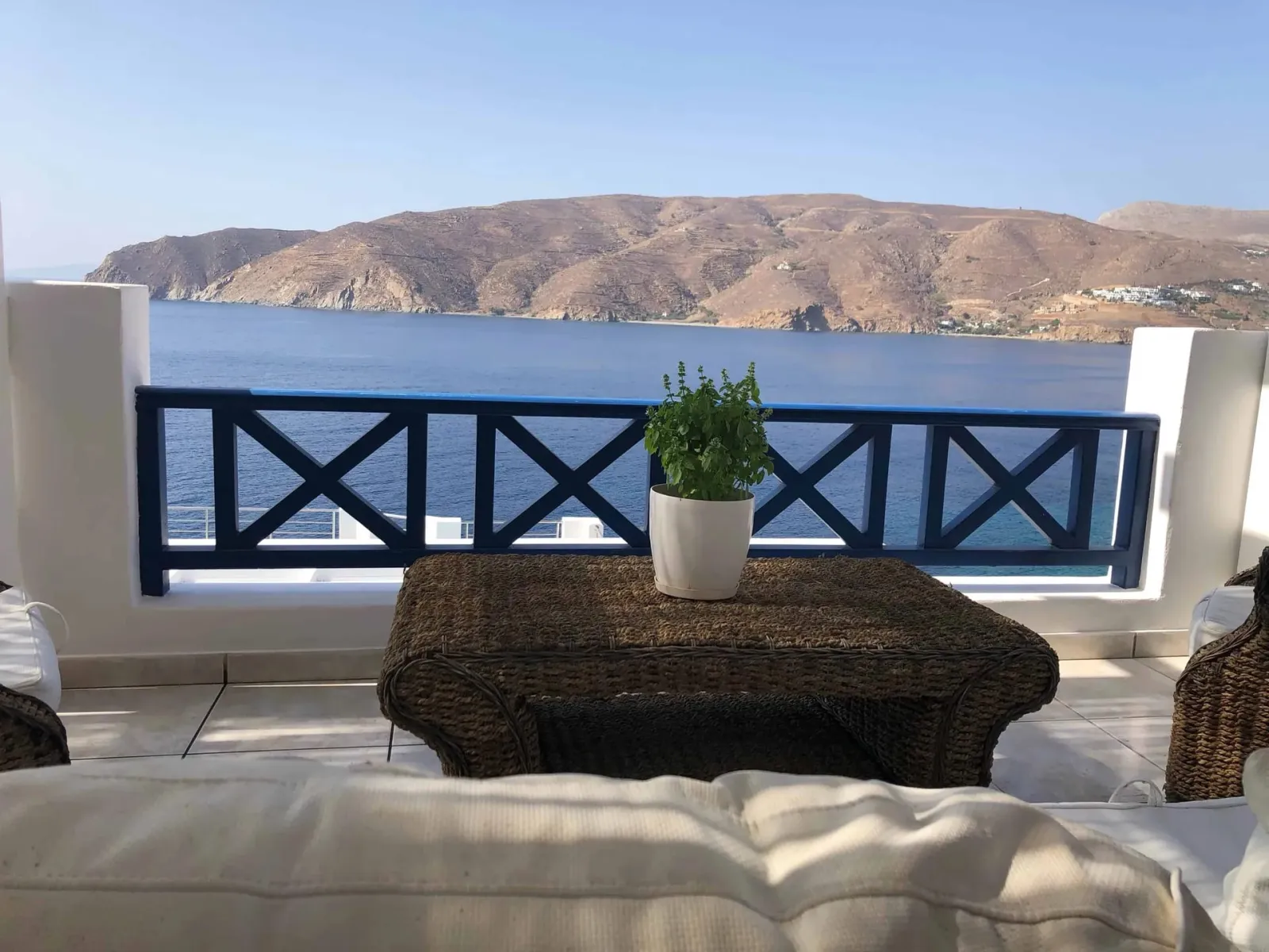 Exclusive Triple Room Sea & Pool View with Outdoor Jacuzzi - Upper Level
