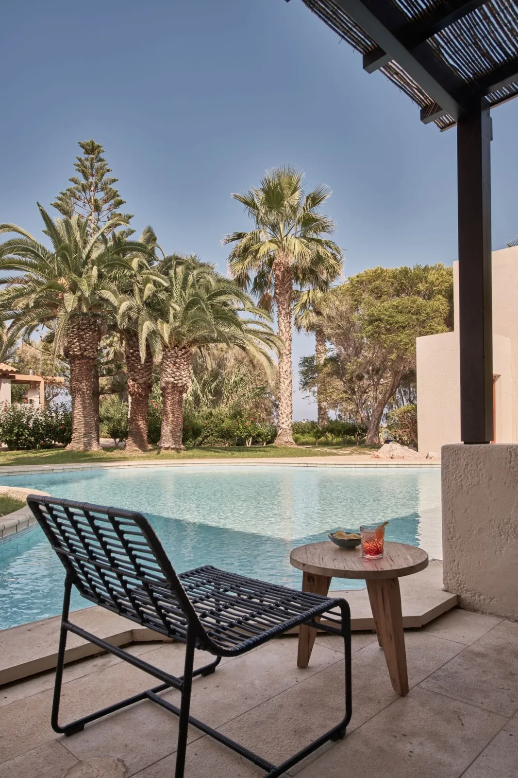 Bungalow Pool Front