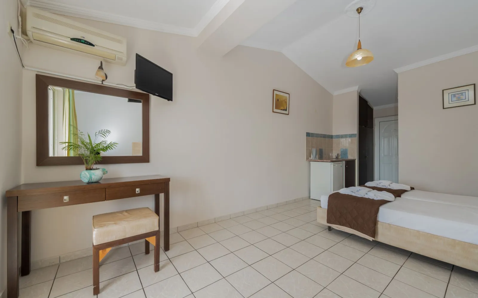 Twin Room with Country View