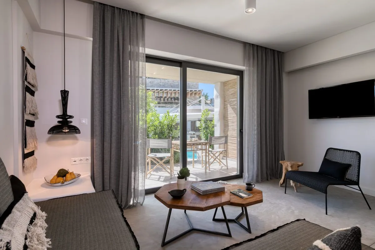 Suite with Pool View