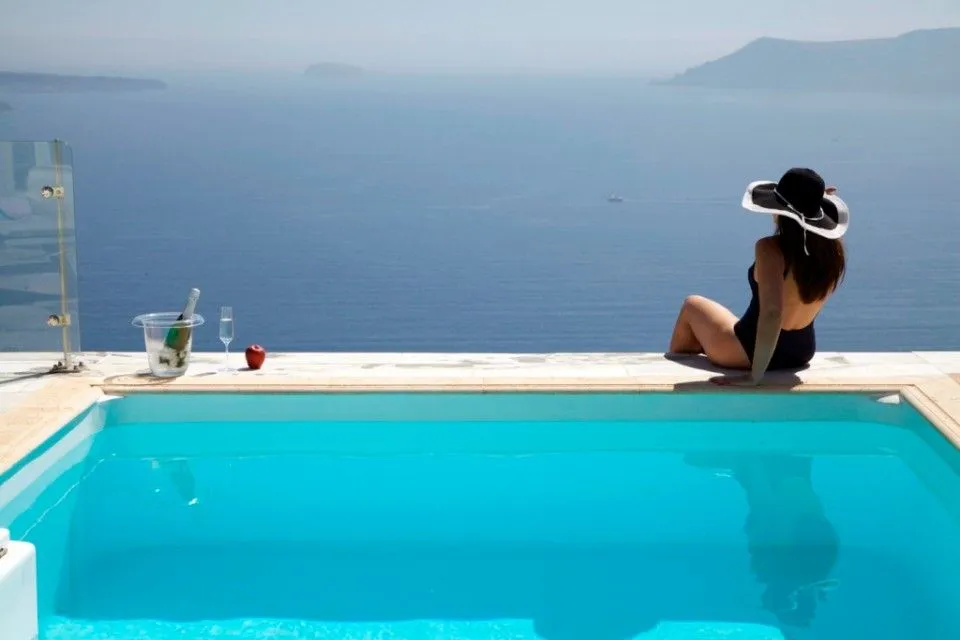 Executive Suite with Private Pool &amp; Caldera View