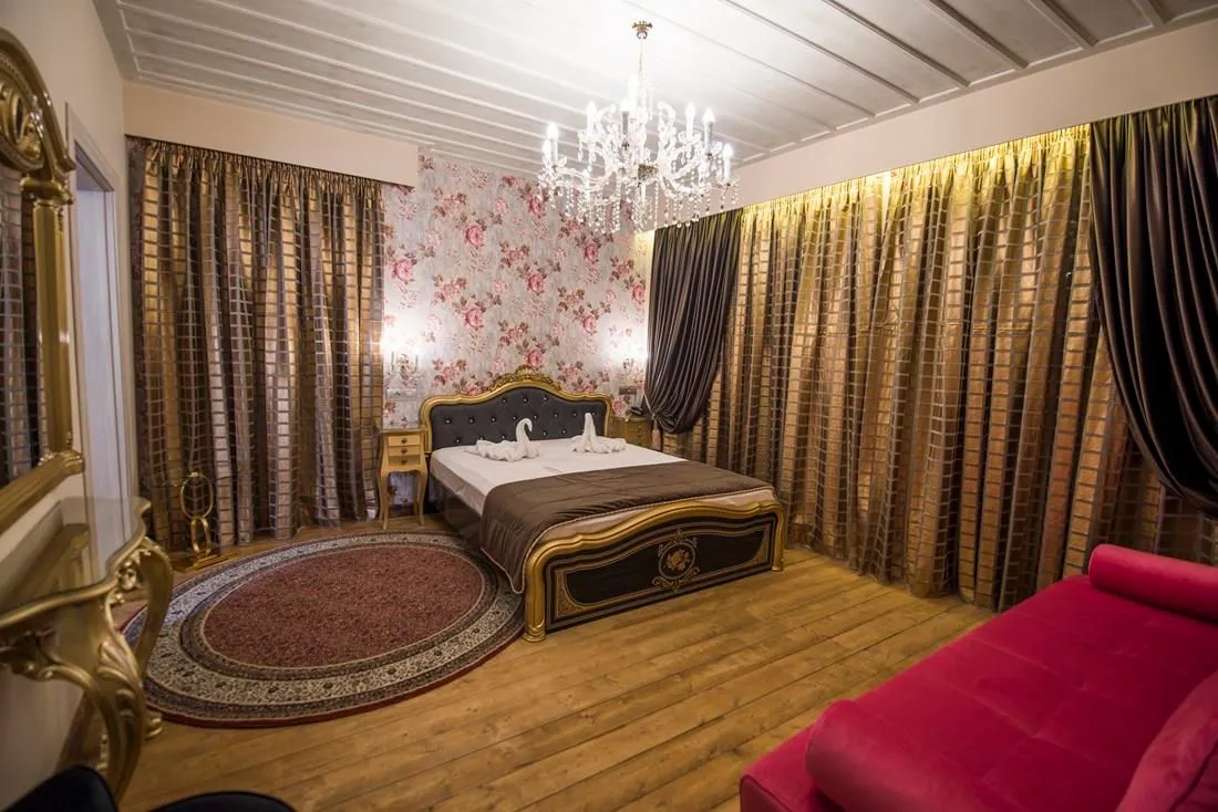 Deluxe Family Room