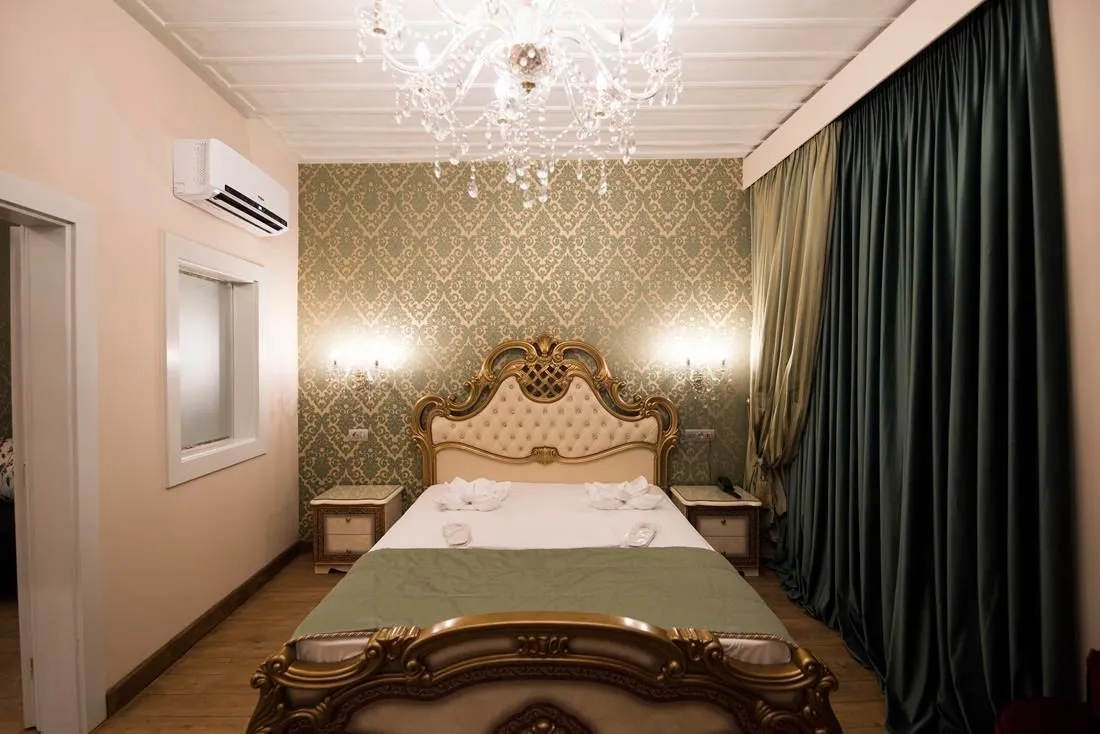 Deluxe Family Room