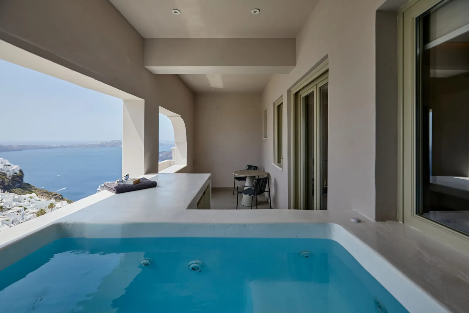 Deluxe side sea view suite with outdoor hot tub No 2