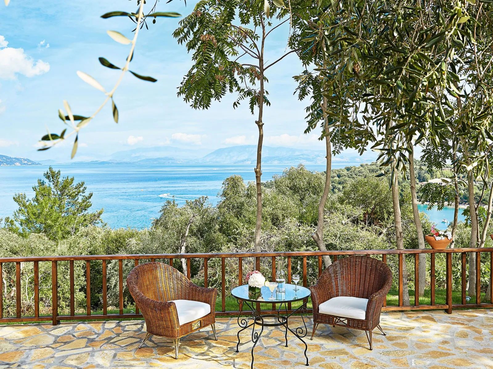 Dream Villa 2-Bedroom with Private Garden &amp; Sea View 