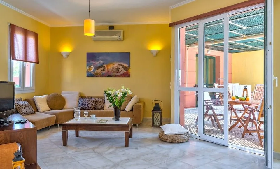 ical 1VILLA 1 ειναι συνδεδεμενοη με καταχωρηση με villa 1 (μια villa) σε airbnb-holidaylettings id 643661