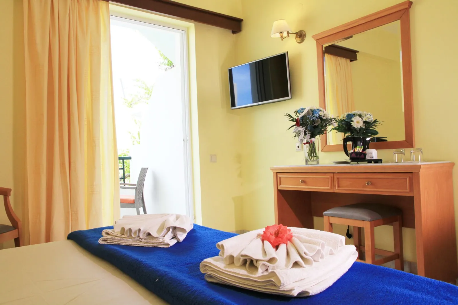 Family Side Sea View Room