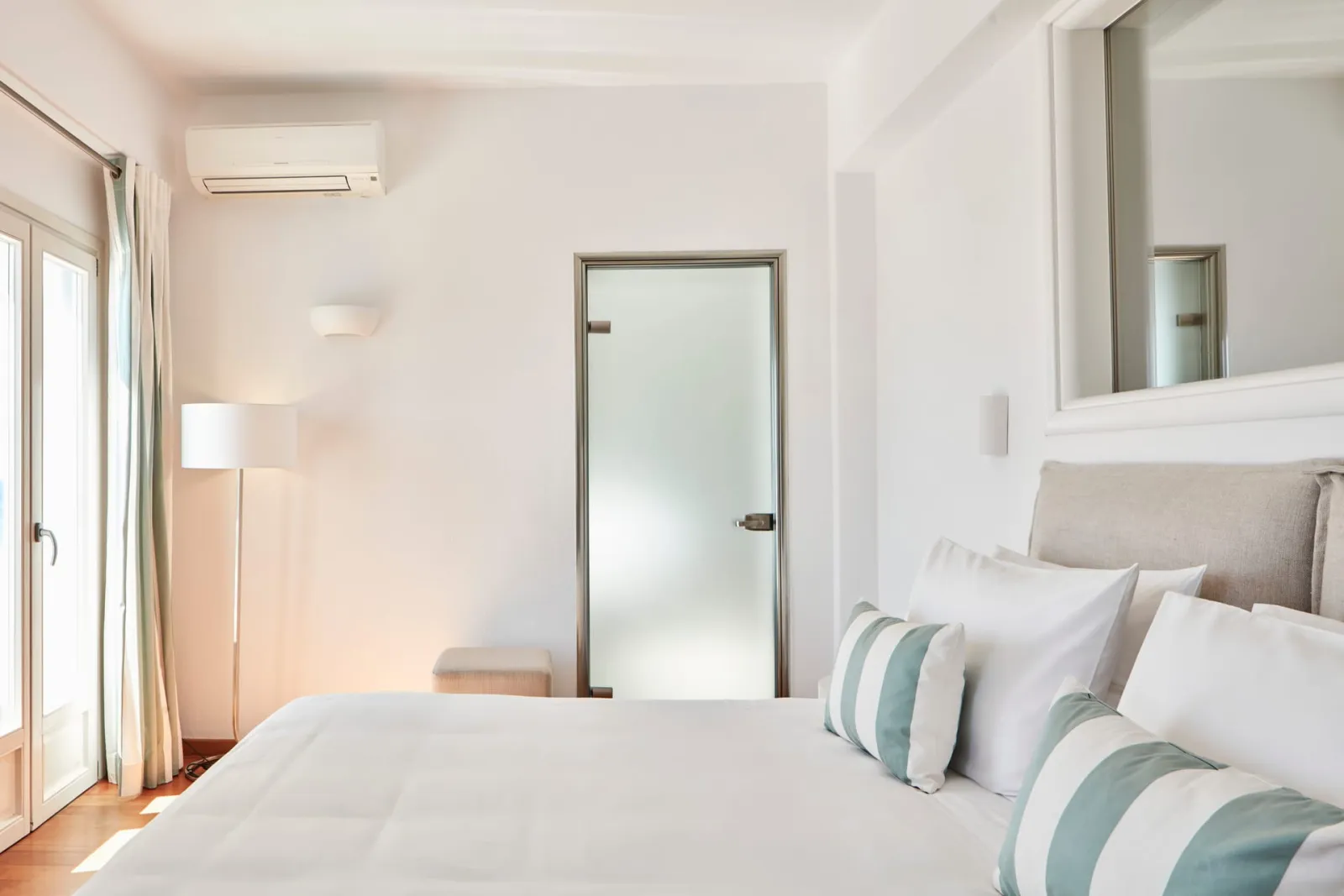 Signature Suite Sea View with Outdoor Jacuzzi