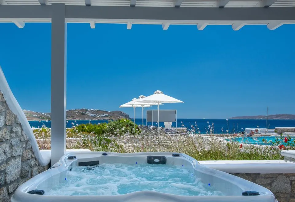 Deluxe Suite Sea View With Outdoor Jacuzzi
