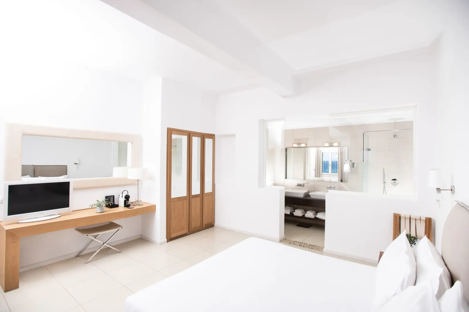 Deluxe Suite Sea View With Outdoor Jacuzzi