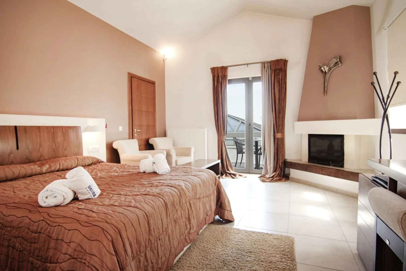 Superior Room with Land View