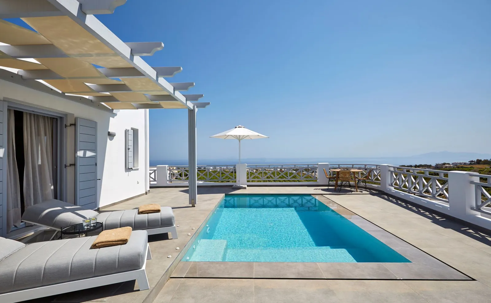 Elegant Suite with heated jetted tub private pool