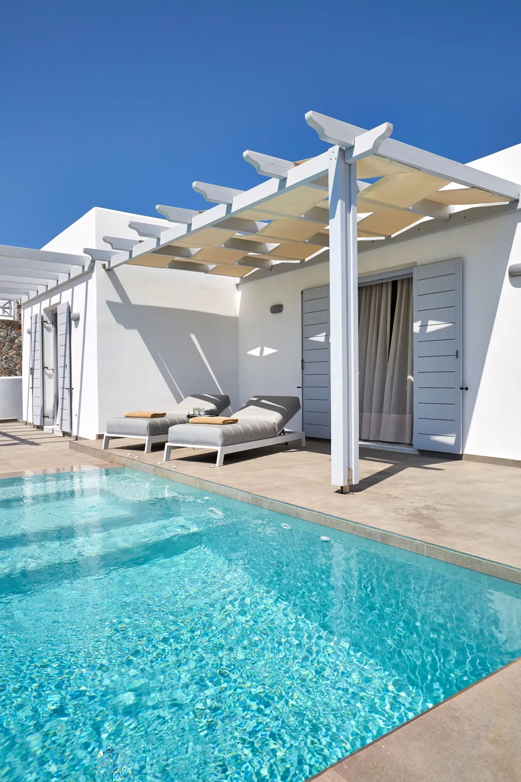 Elegant Suite with heated jetted tub private pool