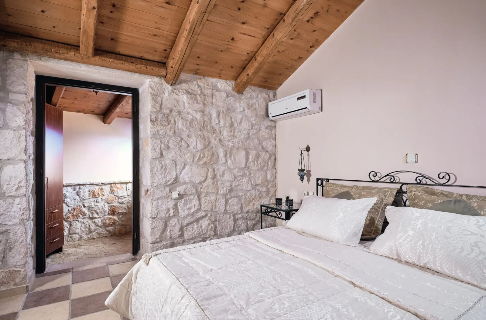 Two Bedrooms Deluxe Suite with Sea View