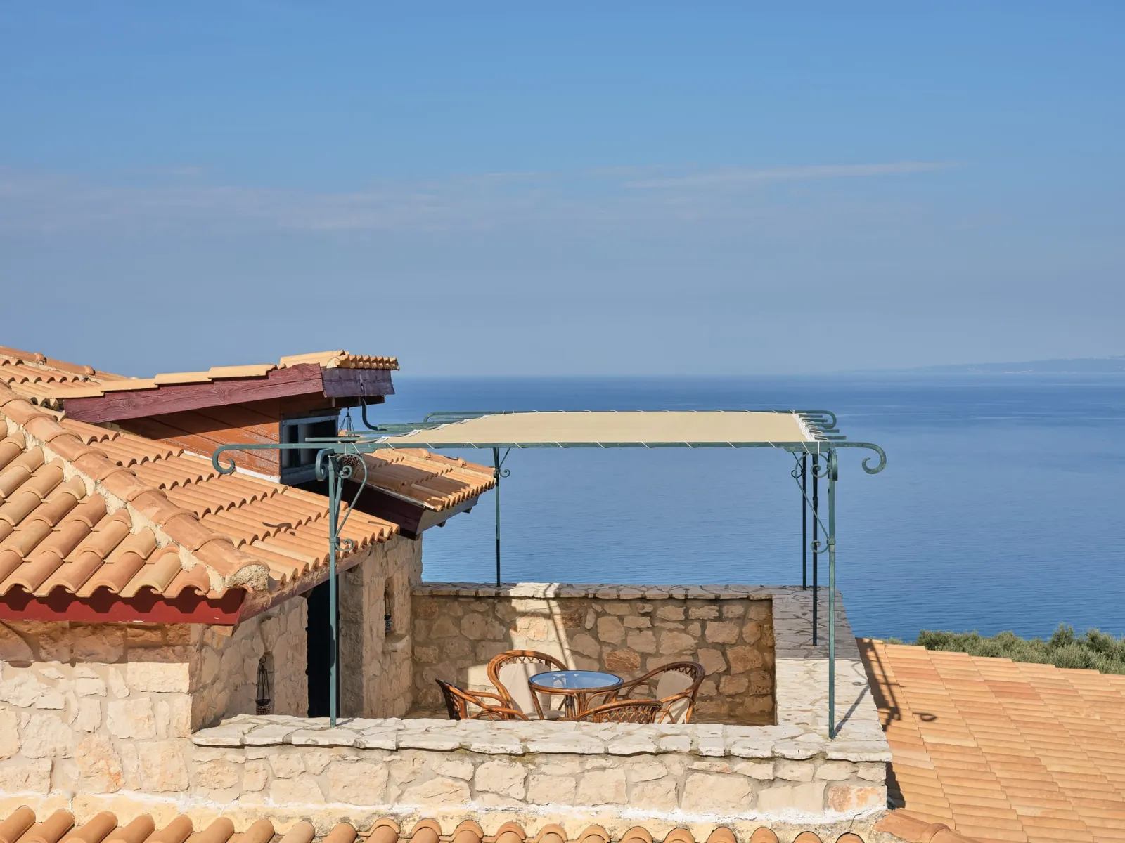 Three Bedroom Grand Suite with Sea View - Split Level
