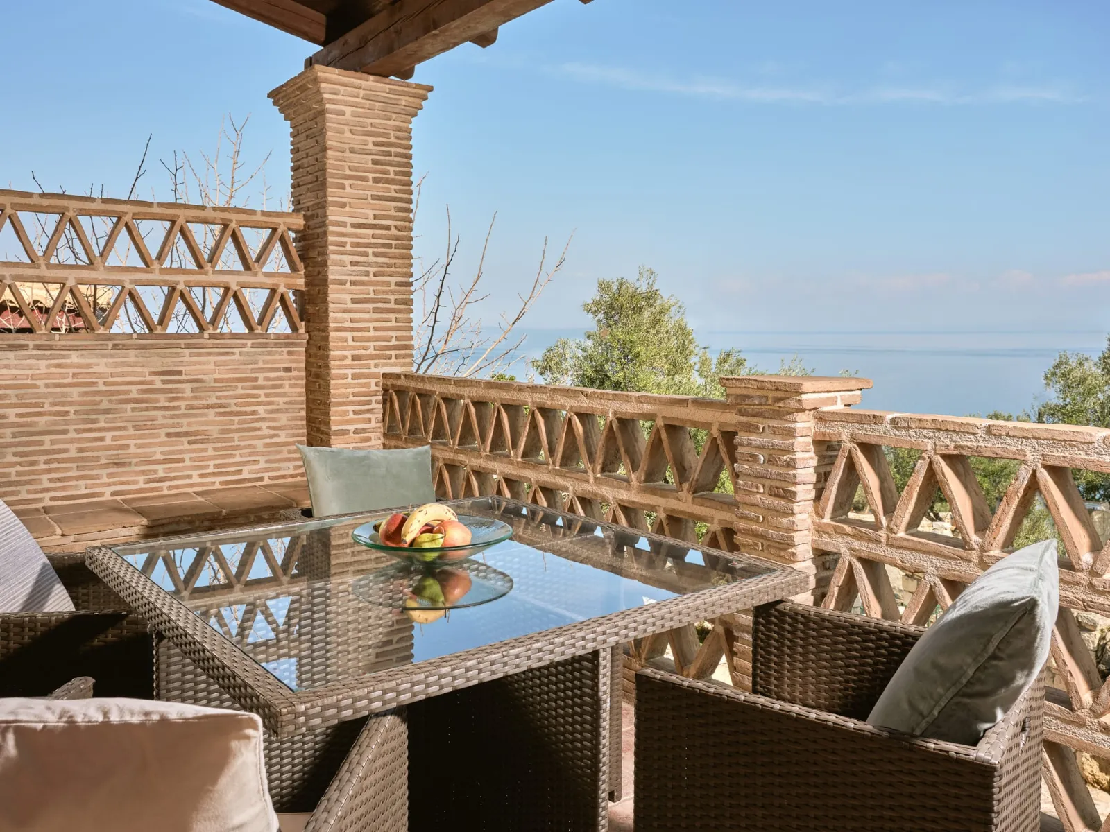 Three Bedroom Grand Suite with Sea View - Split Level