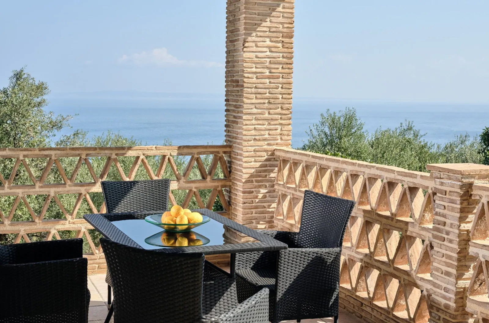 Three Bedroom Master Suite with Sea View - Split Level