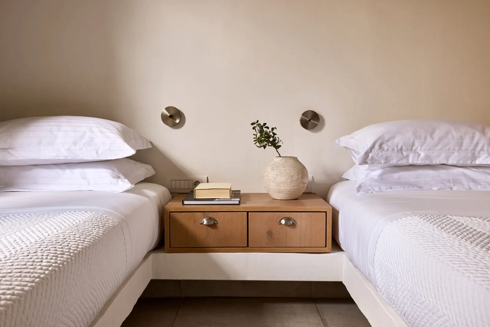 Family Suite with Private Pool and Sea View