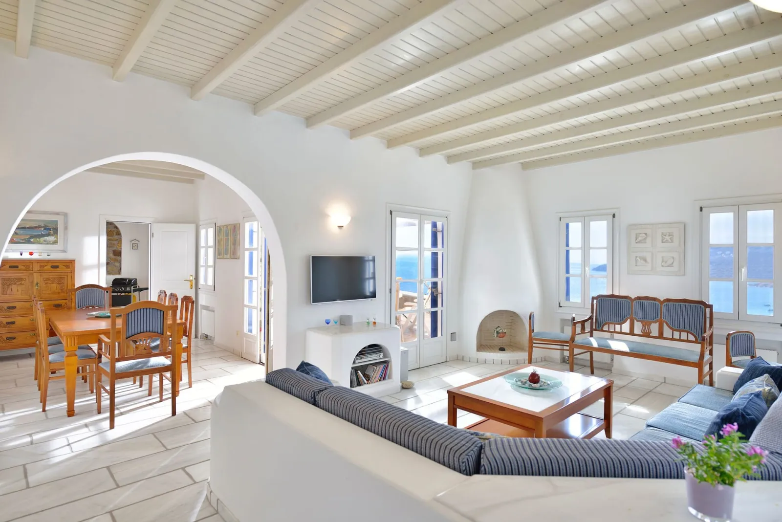 6 Bedroom Villa
