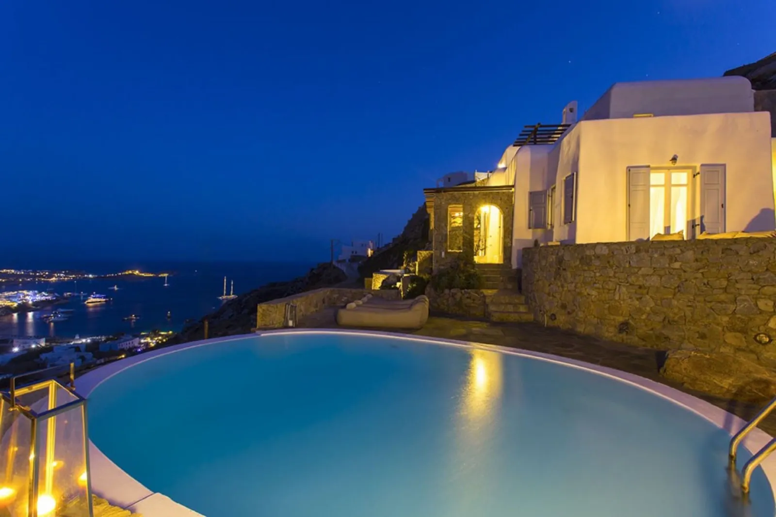 Ammonite - 4 Bedroom Villa in Psarou with Private Heated Pool