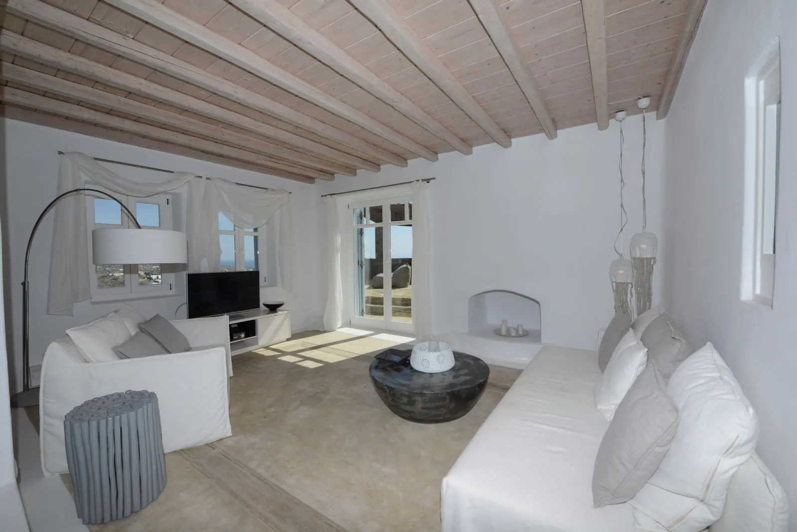 Azurite - 3 Bedroom Villa in Psarou with Private Heated Pool