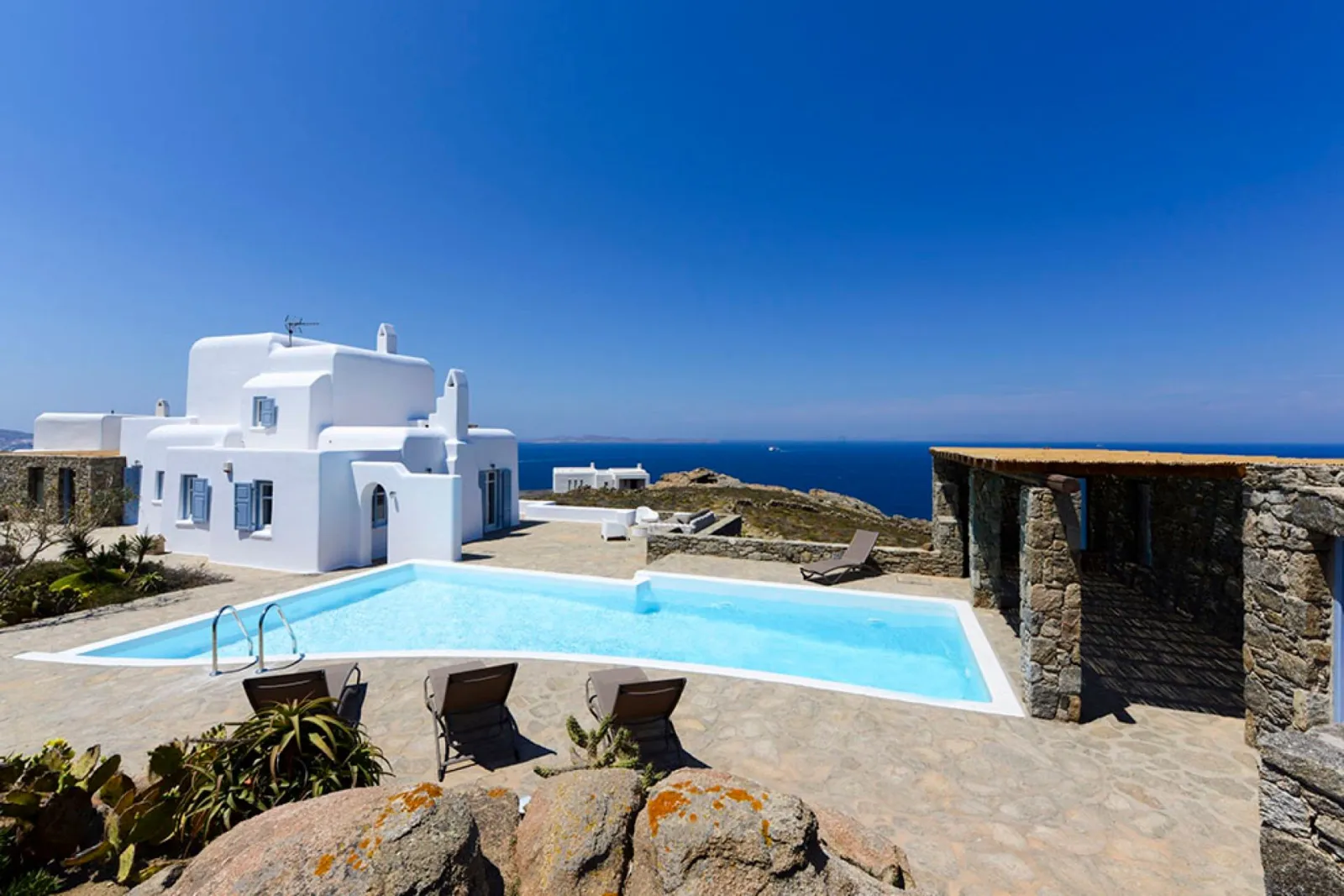 Crystal - 5 Bedroom Villa in Houlakia with Private Pool