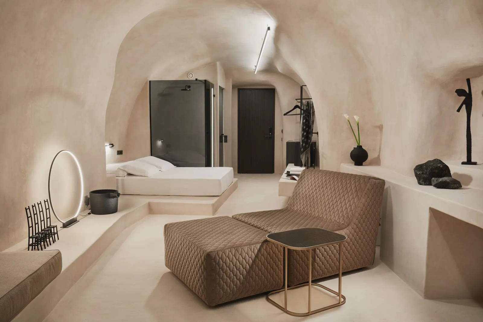 Astral Cave Suite with Jacuzzi &amp; Caldera View