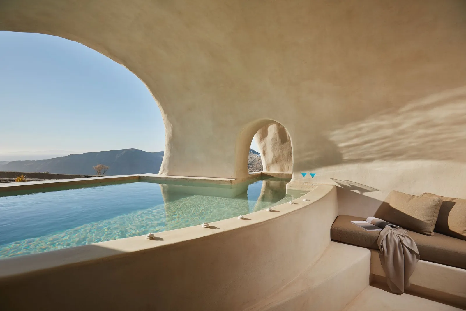 Elysium Cave Suite with Jacuzzi &amp; Caldera View