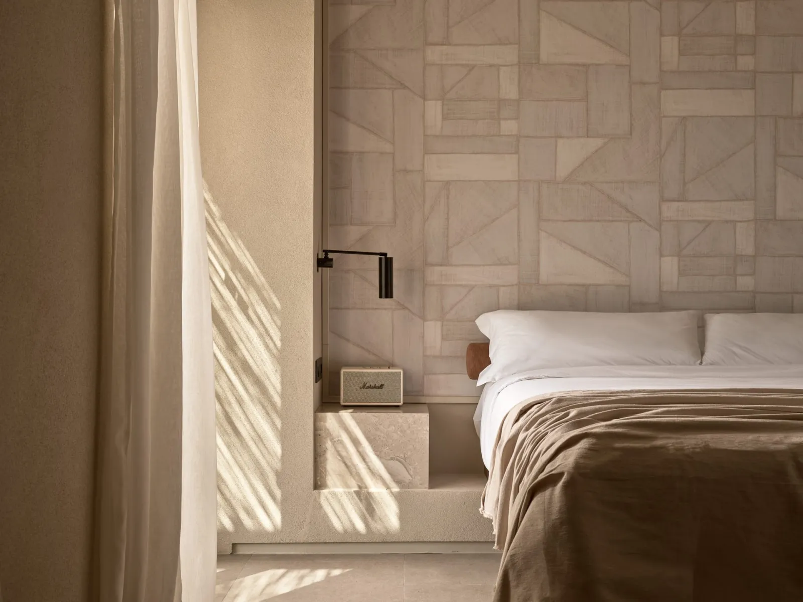 Island Gaze Room Inland View