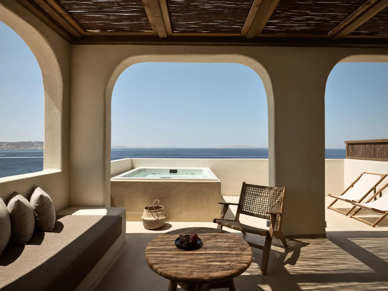 OMEON Signature Suite Sea View with Private Hot Tub