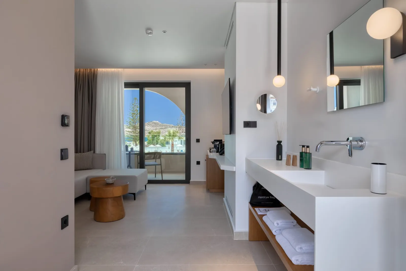 Deluxe Maisonette Side Sea View