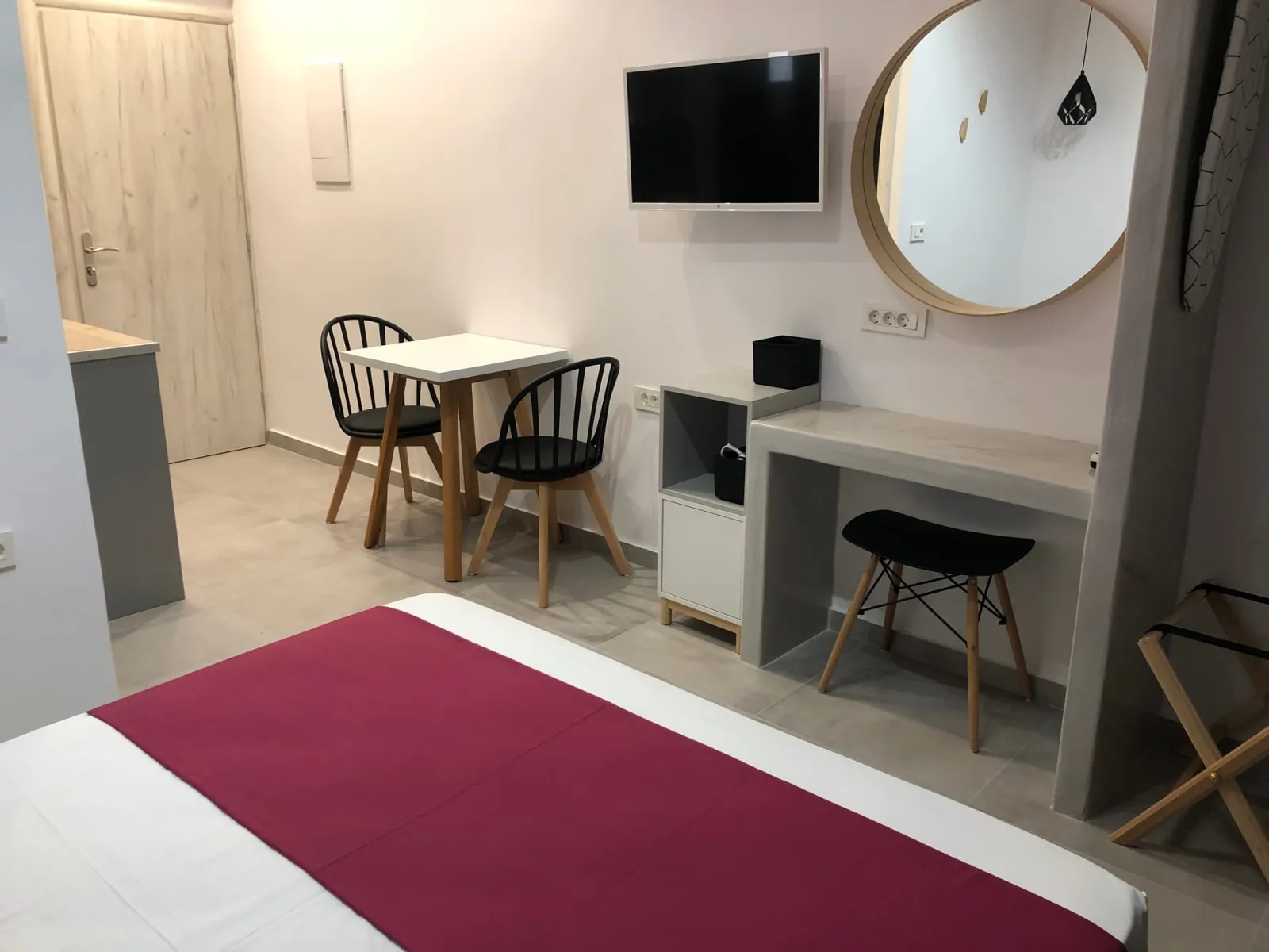 Studio Apartment